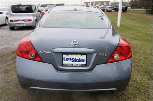Nissan Altima 2011 photo 1
