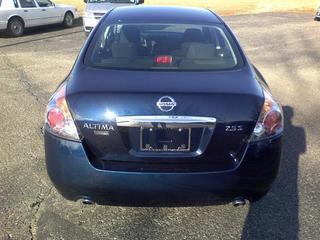 Nissan Altima 2011 photo 3
