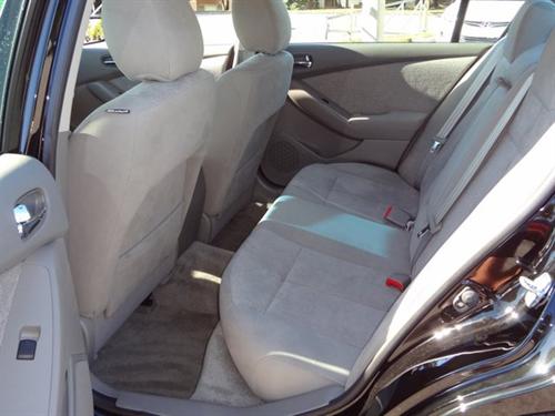 Nissan Altima 2011 photo 1