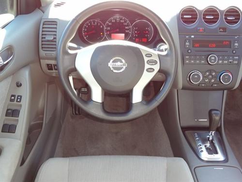 Nissan Altima 2011 photo 4