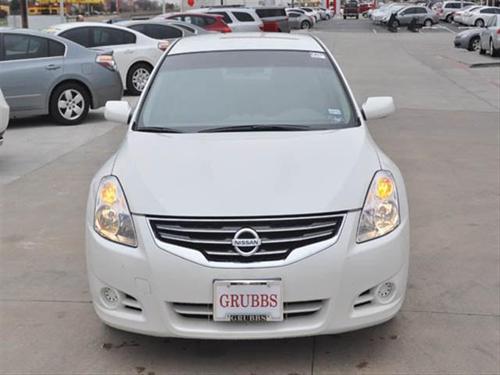 Nissan Altima 2011 photo 1