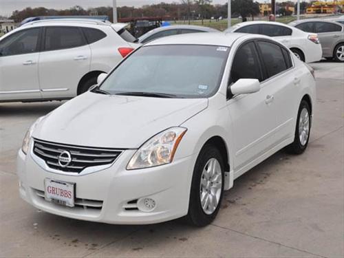 Nissan Altima 2011 photo 2