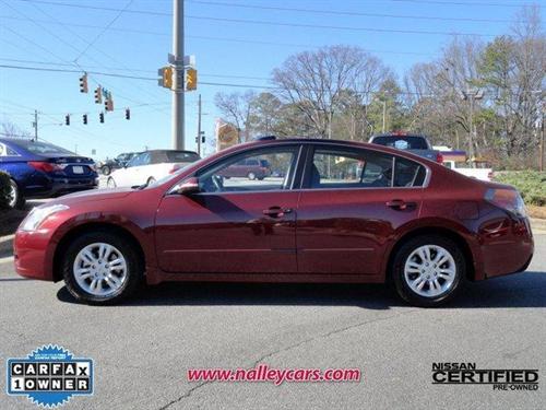 Nissan Altima 2011 photo 1