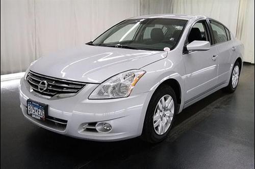 Nissan Altima 2011 photo 2