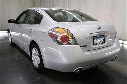 Nissan Altima 2011 photo 4