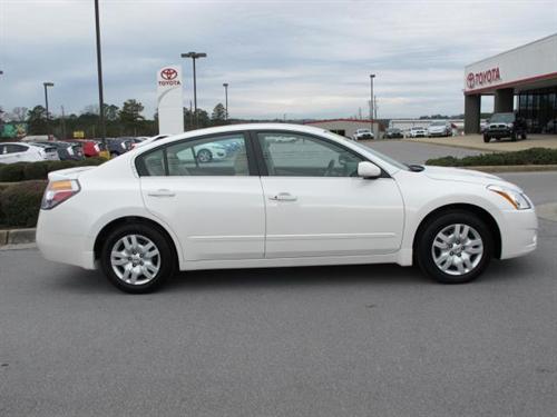 Nissan Altima 2011 photo 1