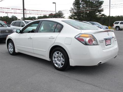Nissan Altima 2011 photo 3