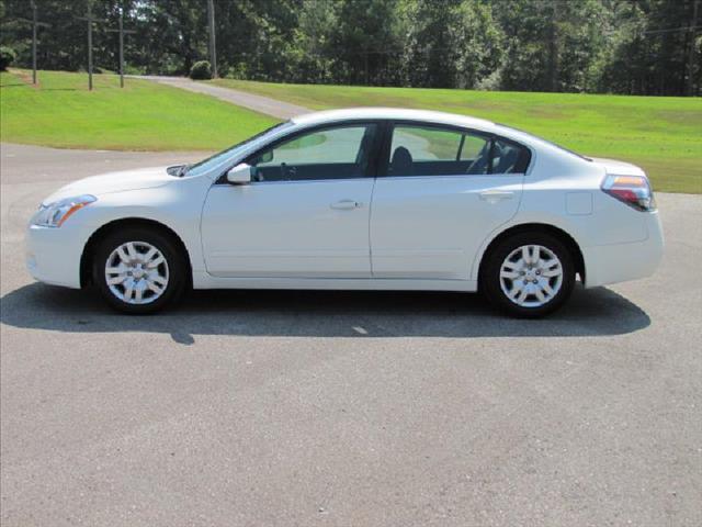 Nissan Altima Quad-short-slt-6.7l Diesel-4wd-cd Player Sedan