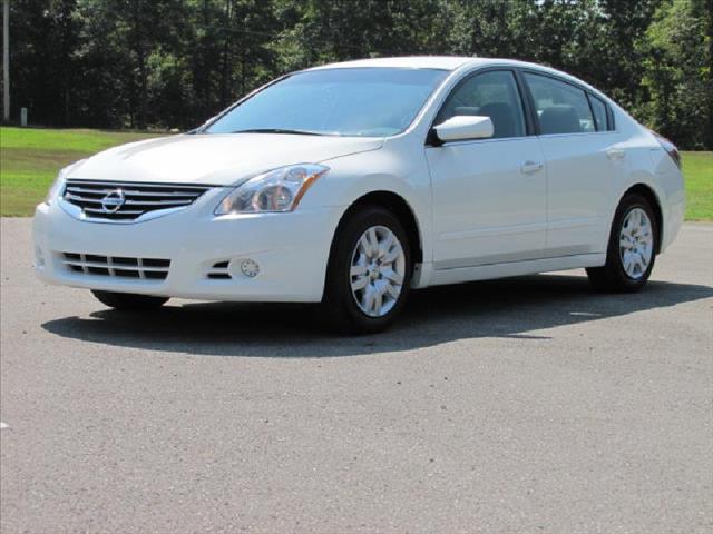 Nissan Altima 2011 photo 1