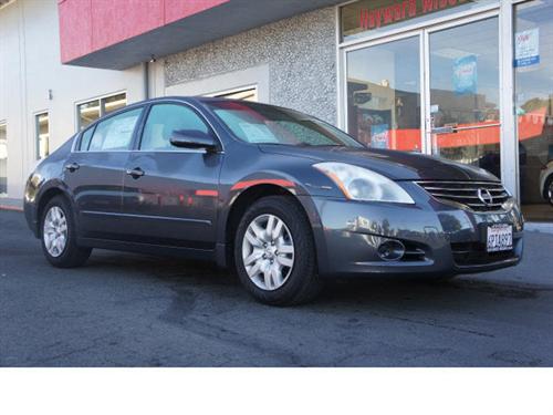 Nissan Altima 2011 photo 1