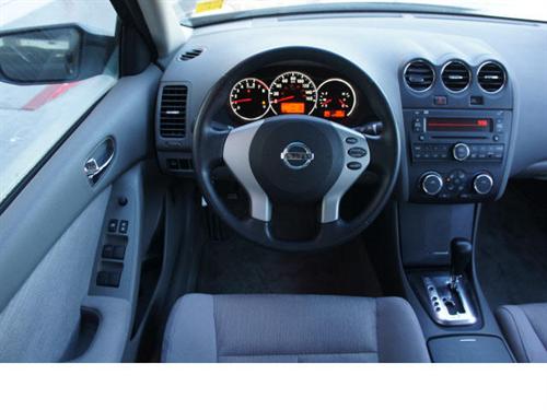 Nissan Altima 2011 photo 4