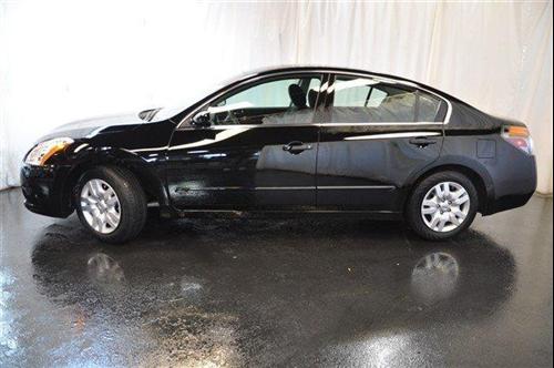 Nissan Altima 2011 photo 2