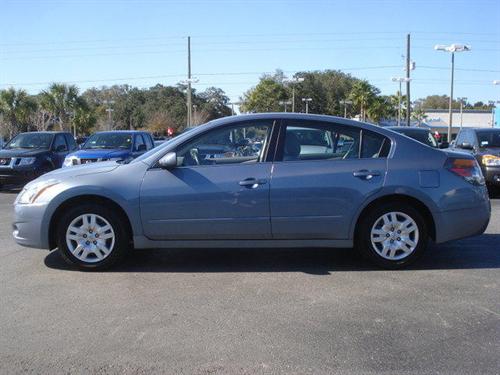 Nissan Altima 2011 photo 1
