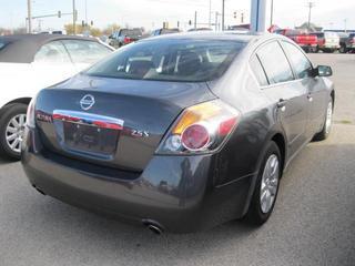 Nissan Altima 2011 photo 1
