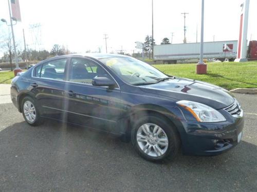 Nissan Altima 2011 photo 1