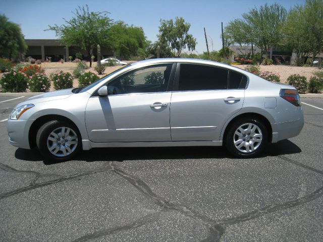 Nissan Altima Pickupslt Quad Cab SWB 4WD 4x4 Truck Sedan