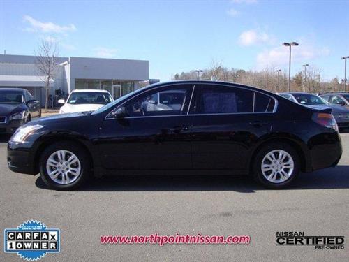 Nissan Altima 2011 photo 1