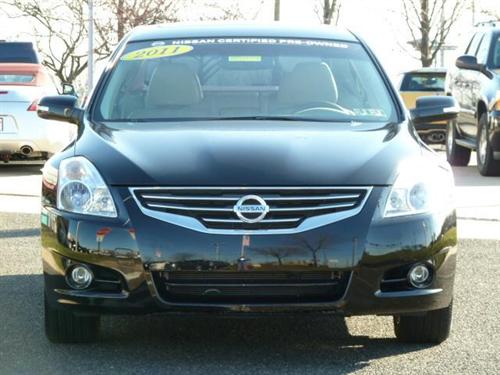 Nissan Altima 2011 photo 1