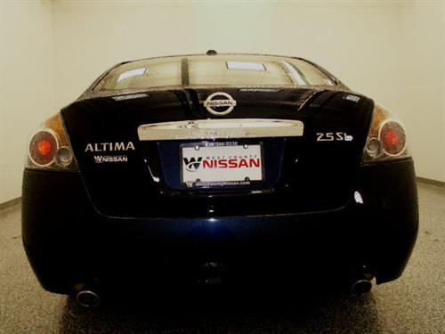 Nissan Altima 2011 photo 3