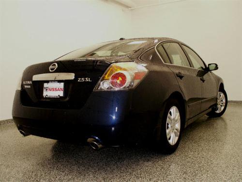Nissan Altima 2011 photo 4
