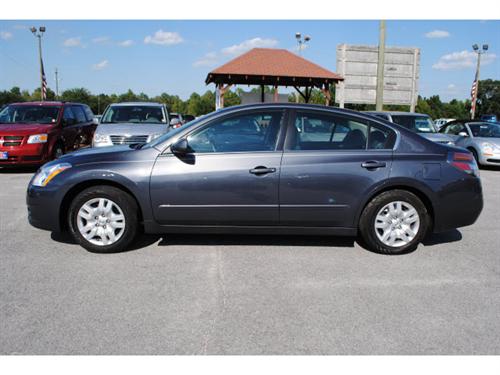 Nissan Altima 2011 photo 1
