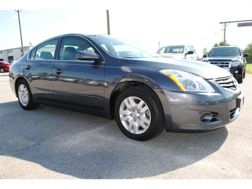 Nissan Altima 2011 photo 2