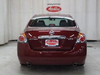Nissan Altima 2011 photo 2
