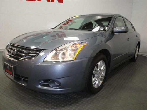 Nissan Altima 2011 photo 2