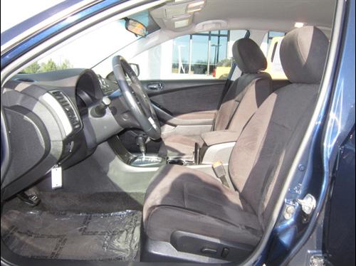 Nissan Altima 2011 photo 4