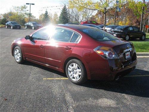 Nissan Altima 2011 photo 2