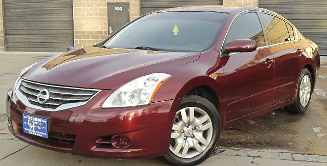 Nissan Altima Pickupslt Quad Cab SWB 4WD 4x4 Truck Sedan