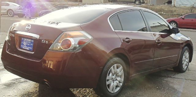 Nissan Altima 2011 photo 2