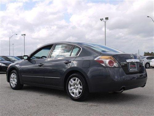 Nissan Altima 2011 photo 4