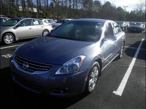 Nissan Altima 2011 photo 2