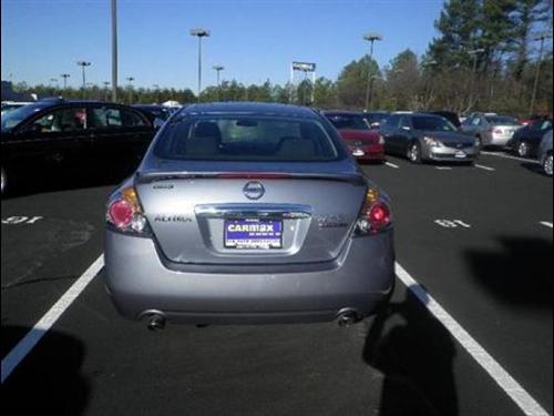 Nissan Altima 2011 photo 4