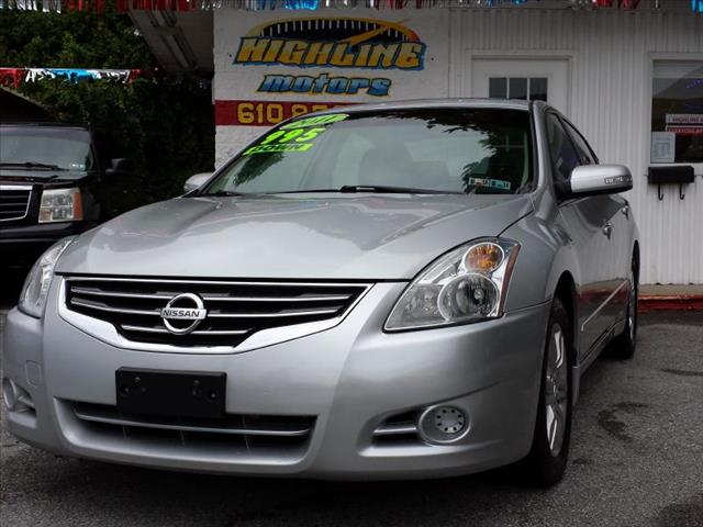 Nissan Altima 2011 photo 1