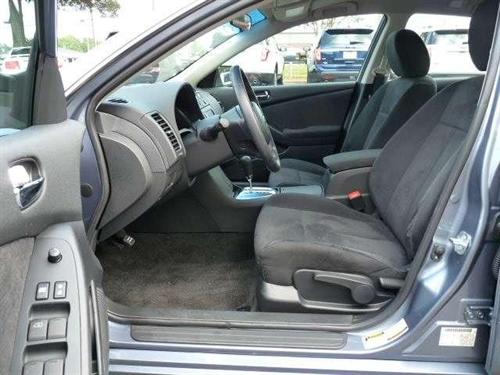 Nissan Altima 2011 photo 1