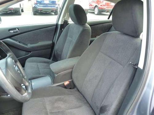 Nissan Altima 2011 photo 2