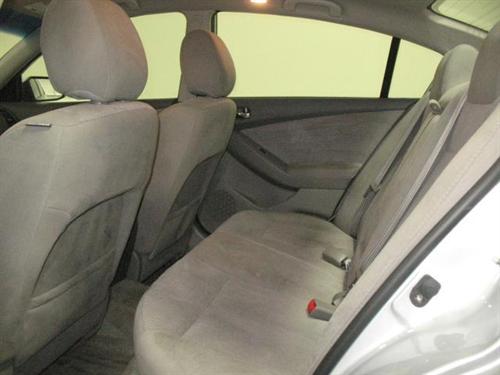 Nissan Altima 2011 photo 1