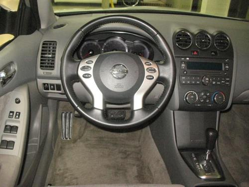 Nissan Altima 2011 photo 2