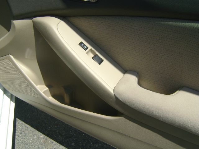 Nissan Altima 2011 photo 14