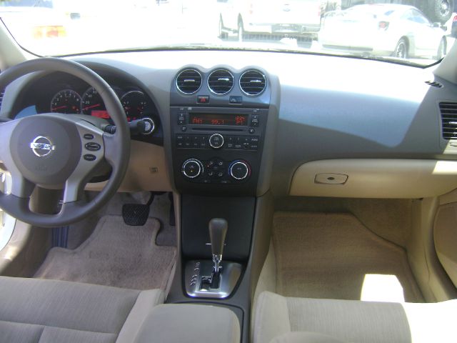 Nissan Altima 2011 photo 15