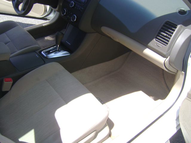 Nissan Altima 2011 photo 9