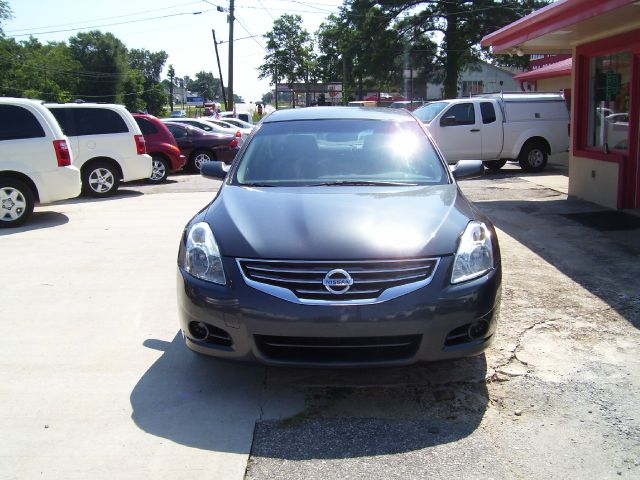 Nissan Altima Pickupslt Quad Cab SWB 4WD 4x4 Truck Sedan