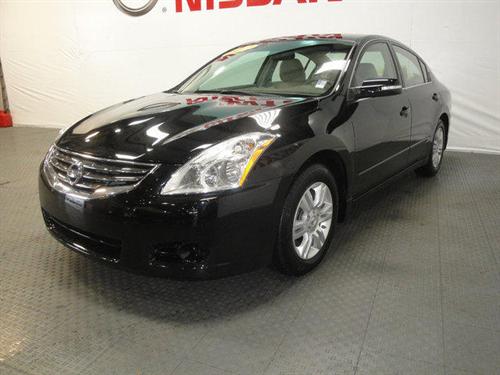 Nissan Altima 2011 photo 1