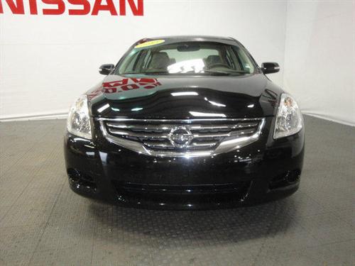 Nissan Altima 2011 photo 2