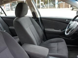 Nissan Altima 2011 photo 2