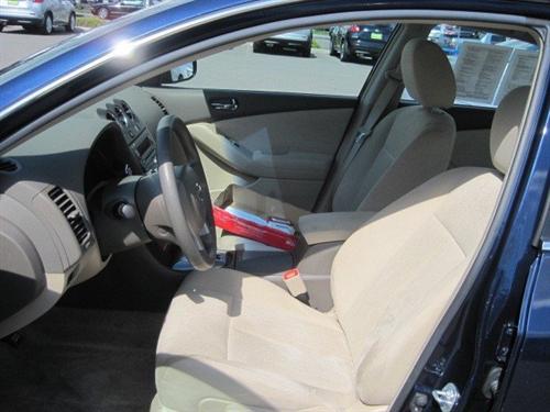 Nissan Altima 2011 photo 2