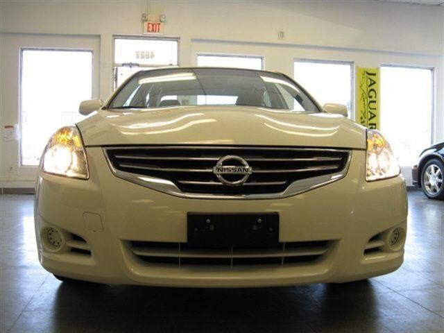 Nissan Altima EX W/leather And Navigation Sedan