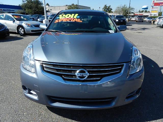 Nissan Altima 2011 photo 1